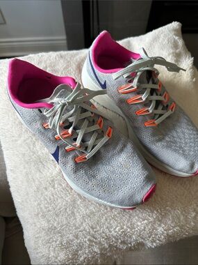 Nike Pegasus 36 Women's Light Gray Running Shoes with Pink and Orange 6.5 womens